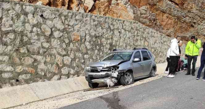 Antalya’da trafik kazası: 2 yaralı