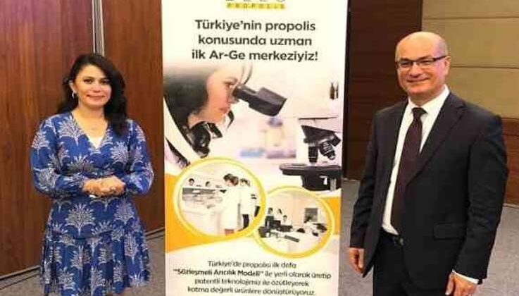 Dermatolog Kutlubay: “Arı zehri kırışıklıkları önlüyor”