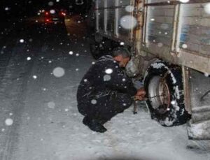 Antalya’da yeniden kar yağışı başladı
