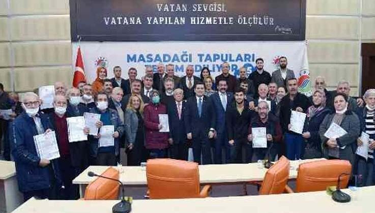 Kepez’de 5 mahallede 3 bin 556 tapu verildi