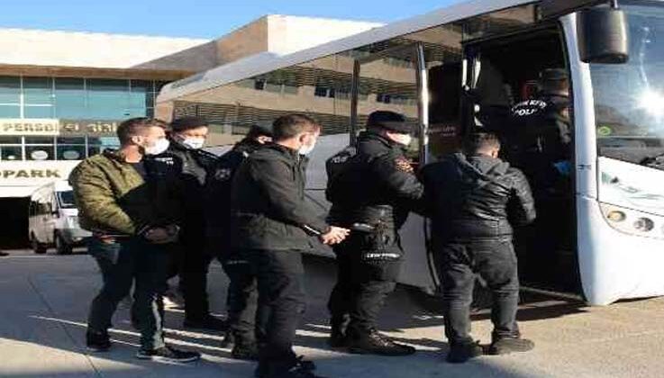 Antalya’da 106 polisten eş zamanlı aranan şahıs operasyonu