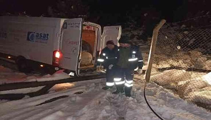 Alanya’nın yüksek kesimlerini kar esir aldı, 11 araç 40 vatandaş mahsur kaldı