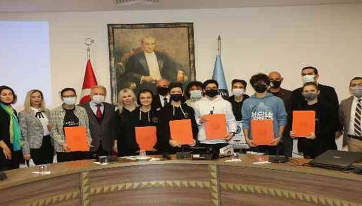 Anadolu Lisesi öğrencilerine İHA sertifikası