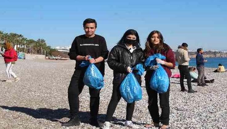 Dünyaca ünlü sahile 750 kilometre uzaklıktan öğrenci eli