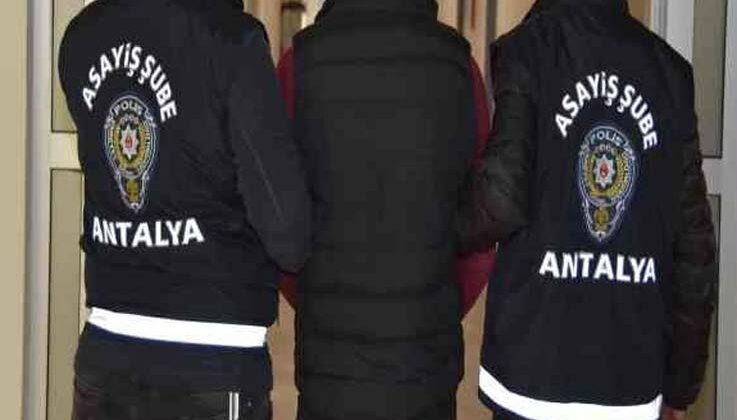 45 yıl hapis cezası ile aranırken polislere yakalanan şahıs: “Yolun sonuna geldik”