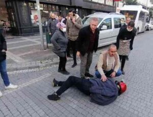 Kazada yaralanarak yerde yatan adama vatandaşlardan ‘sıcak’ dokunuş