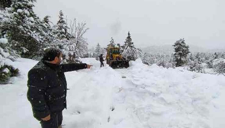 Antalya’da kar yağışı etkili oluyor