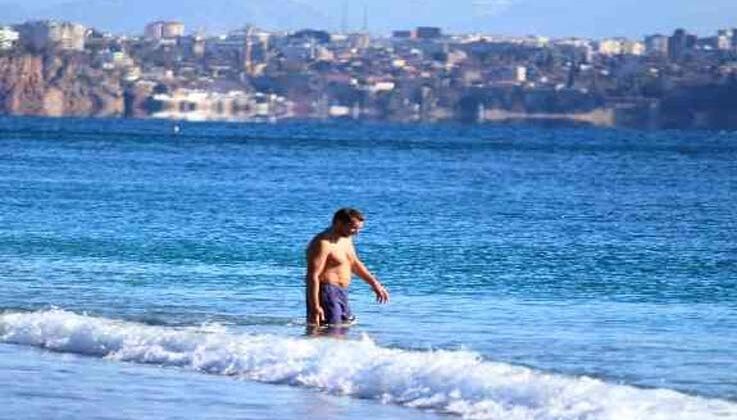 Kar yağışı beklenen Antalya’da şaşırtan görüntüler