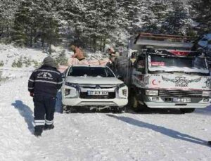 Antalya kırsalında karla mücadele çalışması