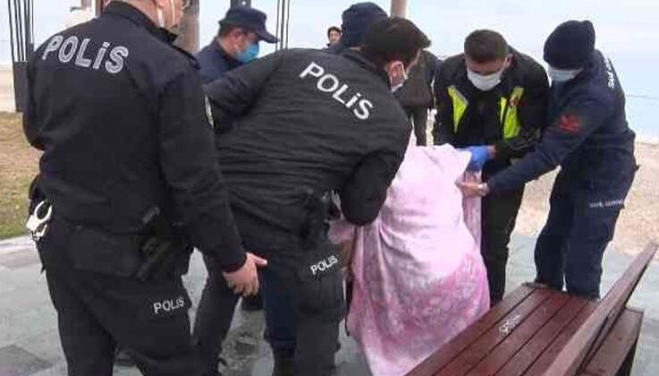 Antalya’da polisin denize girip, kurtarılınca kafasını yere vuran alkollü şahısla imtihanı