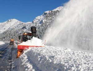 Antalya-Konya karayolunda kar kalınlığı 2 metreye yaklaştı