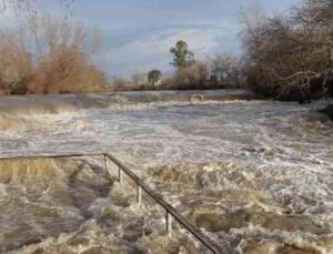 Manavgat Şelalesi’nde bulunan tesisler sular altında kaldı