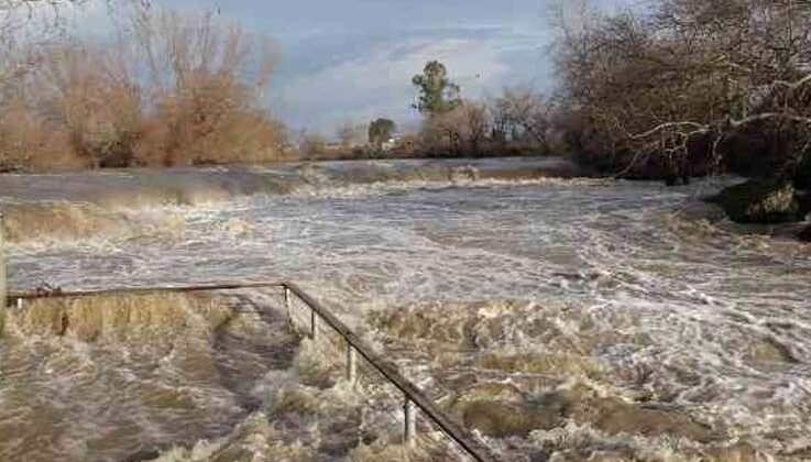 Manavgat Şelalesi’nde bulunan tesisler sular altında kaldı