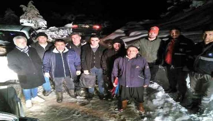 Antalya’da kar ve tipiye yakalanan 5 kişi, Büyükşehir ekipleri tarafından kurtarıldı