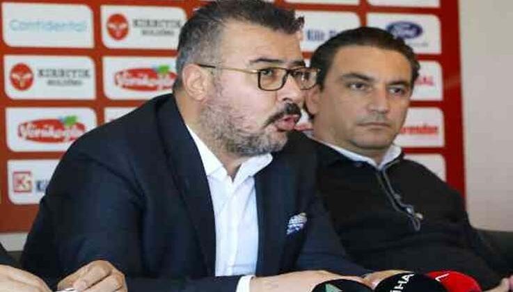 Antalyaspor, yeni transferleri için imza töreni düzenledi
