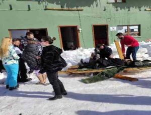 Saklıkent kayak merkezinde sundurma çöktü: 2 yaralı