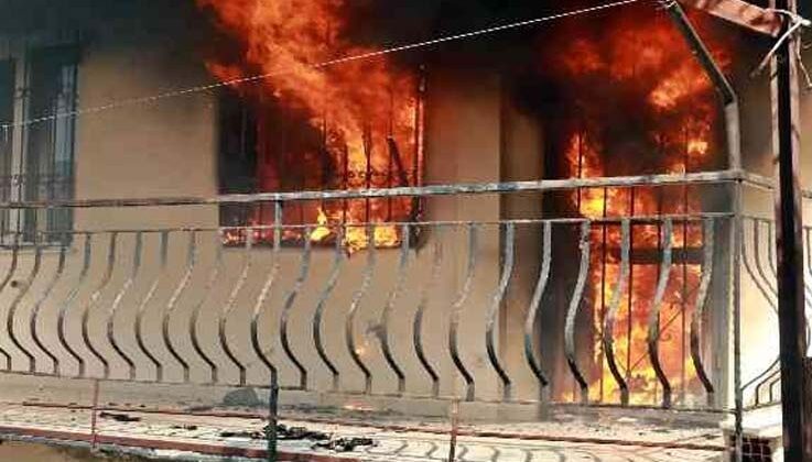 Yangında evi küle dönen yeni evli çift, gözyaşlarına boğuldu