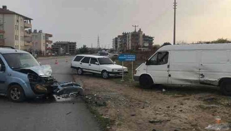 Antalya’da trafik kazası: 2 yaralı