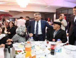 Şehit yakınları ve gaziler iftarda buluştu