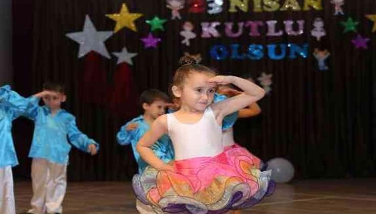 23 Nisan için sahne çocukların oldu