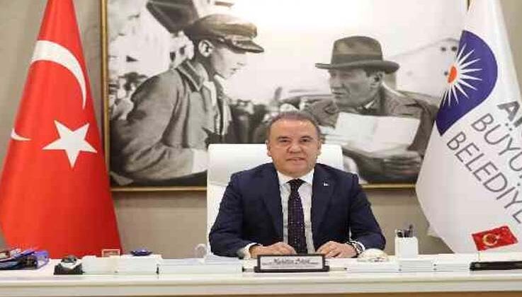 Başkan Böcek: “Bütün çocukların huzur, barış ve güven ortamında yaşamaları en büyük dileğimiz”