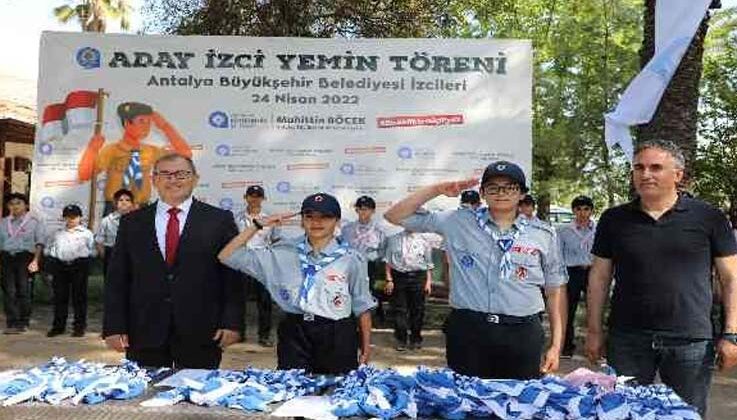 İzciler ant içerek mavi fular bağladı