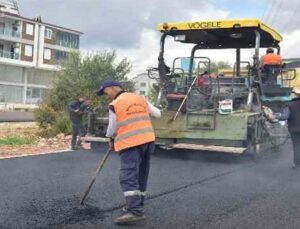 Kepez’in 2 mahallesine sıcak asfalt