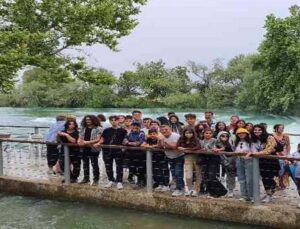 Büyükşehir, öğrencilere Antalya’yı gezdiriyor