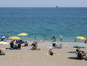 Antalya’da hava sıcaklığı 37 dereceyi gördü