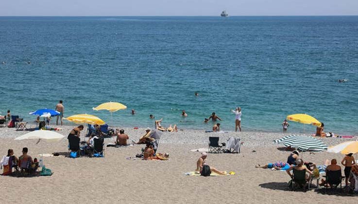 Antalya’da hava sıcaklığı 37 dereceyi gördü