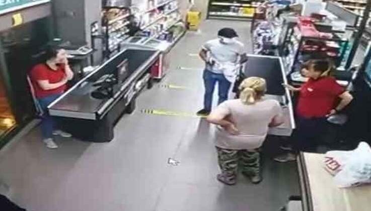 Antalya’da zincir markette silahlı soygun kamerada