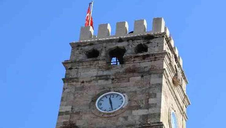 Tarihi saat kulesinin restorasyonunda orijinal saatinin yerinde başka saat tespit edildi