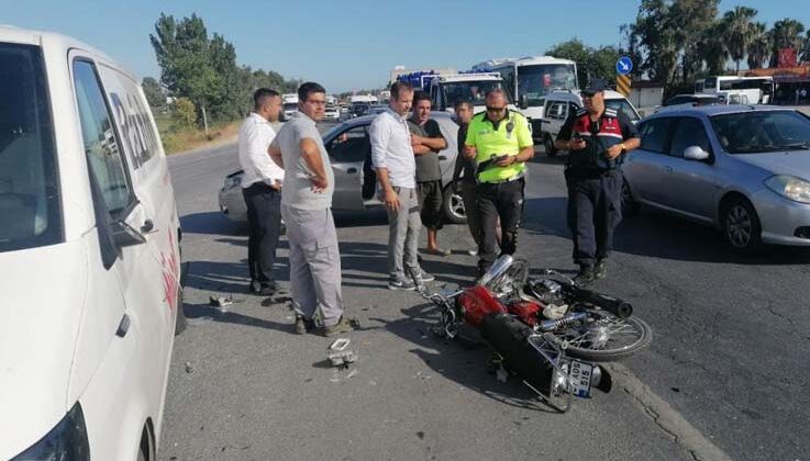 Manavgat’ta otomobile çarpan motosikletin sürücüsü ağır yaralandı