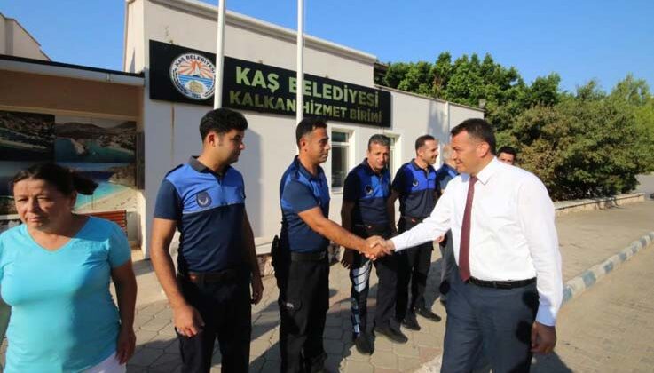 Başkan Ulutaş, belediye personeliyle bayramlaştı