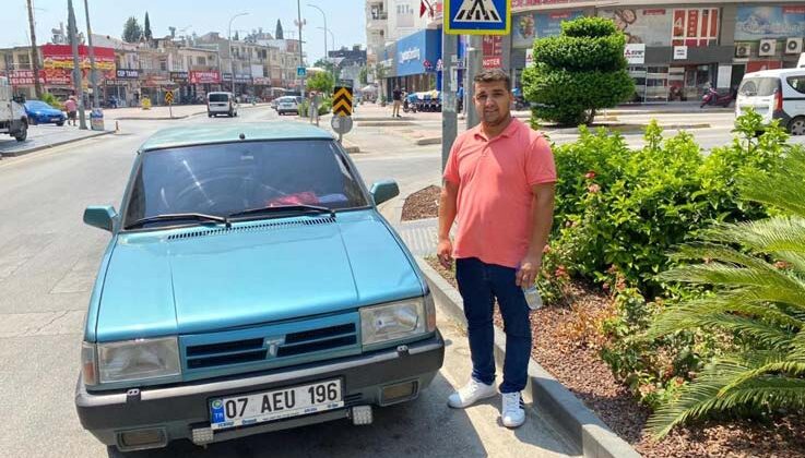 Altın ve para bulamayınca çaldığı otomobili bırakıp kaçtı