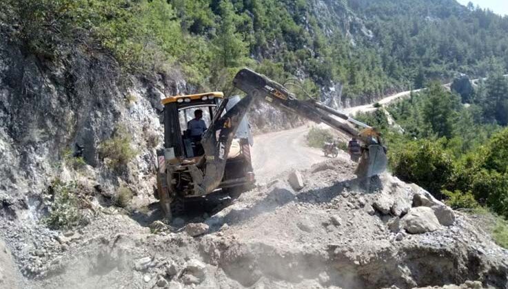 Antalya’da yayla yolları ve banklar yenilendi