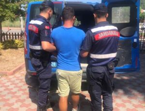 Antalya’da 8 farklı suçtan aranan firari yakalandı