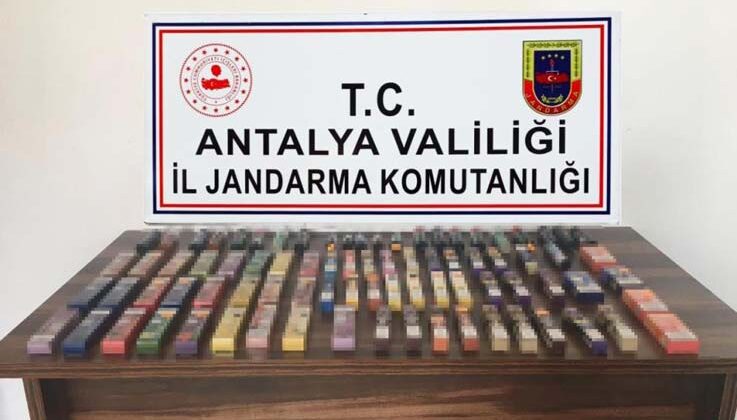 Alanya’da kaçak elektronik sigara ele geçirildi