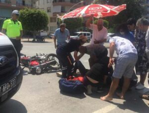Alanya’da motosiklet ile otomobil çarpıştı: 1’i ağır, 2 yaralı