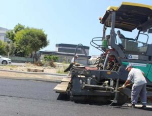 Gazipaşa Kültür Merkezi yoluna sıcak asfalt