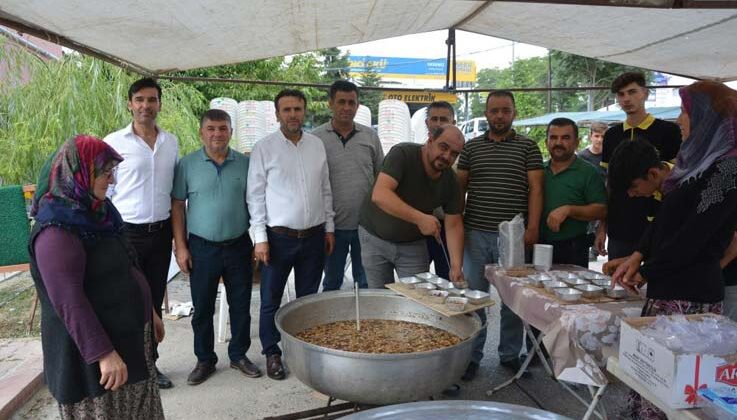 Korkuteli’de aşure dağıtımı