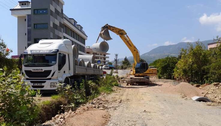 Alanya Belediyesi alt yapı çalışmalarını sürdürüyor