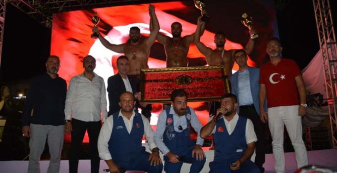 Korkuteli Altın Kiraz Yağlı Güreşlerinde başpehlivan Okulu oldu