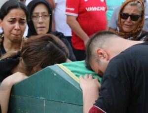 4,5 yaşında hayatını kaybeden Ata’ya gözyaşları arasında veda