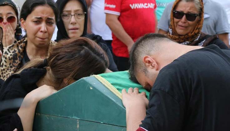4,5 yaşında hayatını kaybeden Ata’ya gözyaşları arasında veda