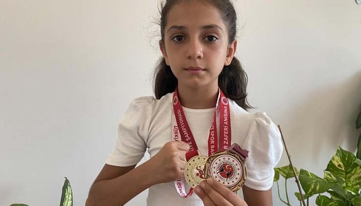 Muaythai miniklerde Antalya şampiyonu olan Rümeysa’dan büyük hedef