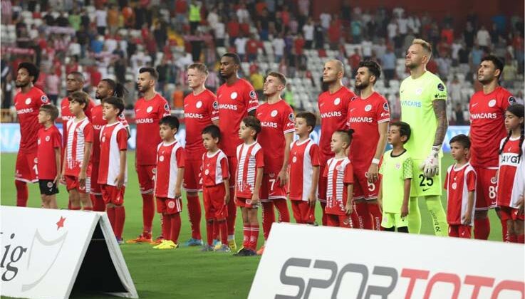 Antalyaspor son 2 haftada kalesinde 7 gol gördü