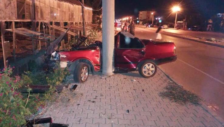 Kumluca’da iki otomobil çarpıştı: 1 ölü 6 yaralı