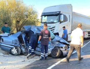 Küçüklü Mahallesinde Trafik Kazası 4 Ölü, 1 Yaralı