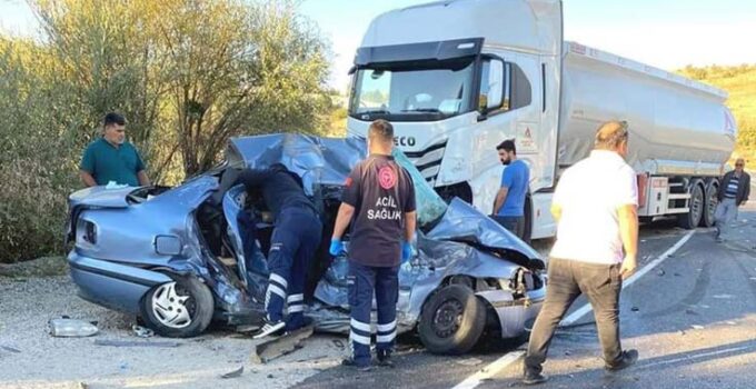 Küçüklü Mahallesinde Trafik Kazası 4 Ölü, 1 Yaralı